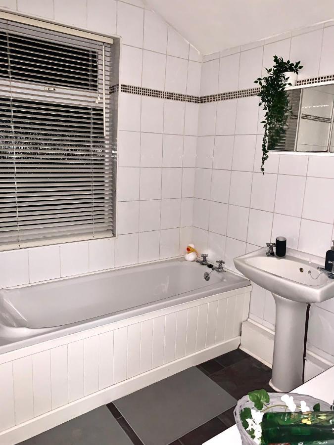 Contemporary 2 Bedroom Victorian Town House - Sleeps Up To 6 Kimberley  Ngoại thất bức ảnh
