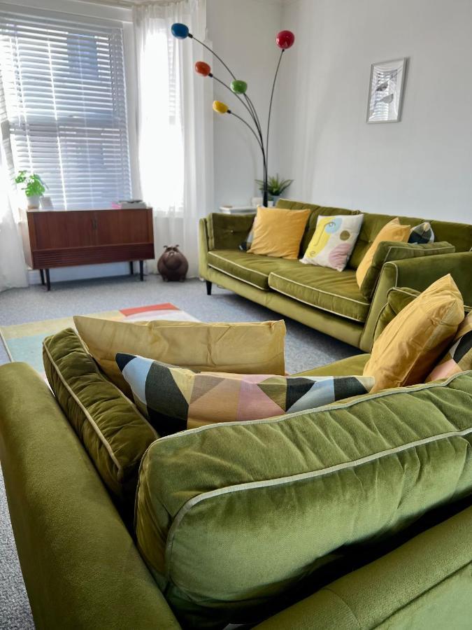 Contemporary 2 Bedroom Victorian Town House - Sleeps Up To 6 Kimberley  Ngoại thất bức ảnh