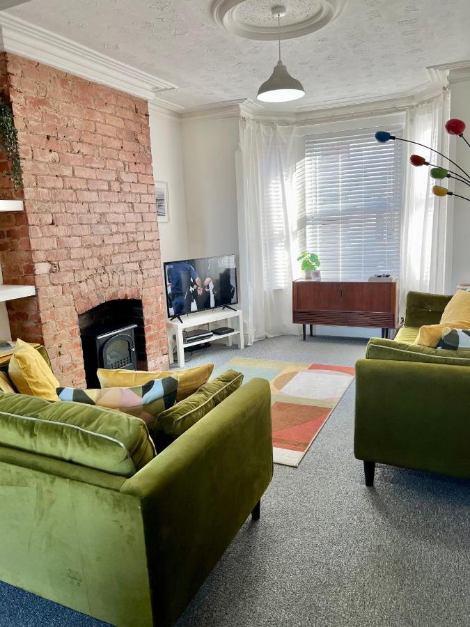 Contemporary 2 Bedroom Victorian Town House - Sleeps Up To 6 Kimberley  Ngoại thất bức ảnh