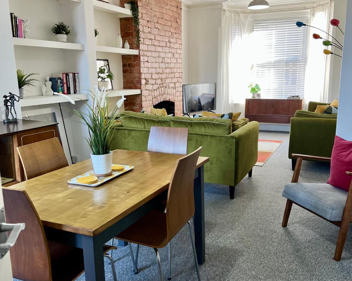 Contemporary 2 Bedroom Victorian Town House - Sleeps Up To 6 Kimberley  Ngoại thất bức ảnh